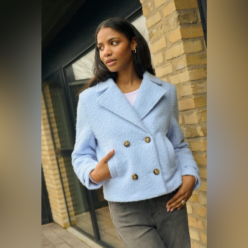 NWT KAFFE  Denmark. KAanne short jacket in windsurfer blue. Size 36/6